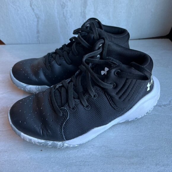 Under Armour Black gray basketball shoes 1.5 - Picture 1 of 9